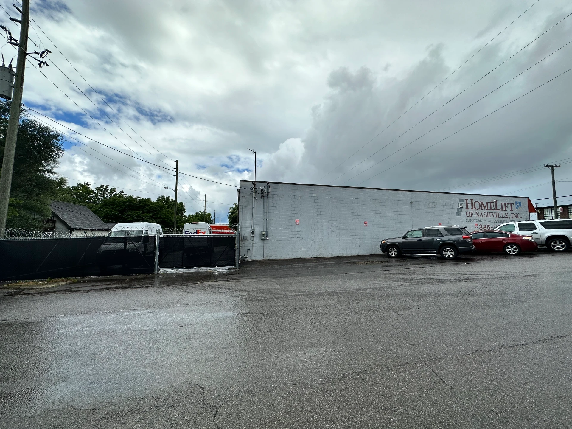 WAREHOUSE EXTERIOR · SIDE AUTOMATIC GATE