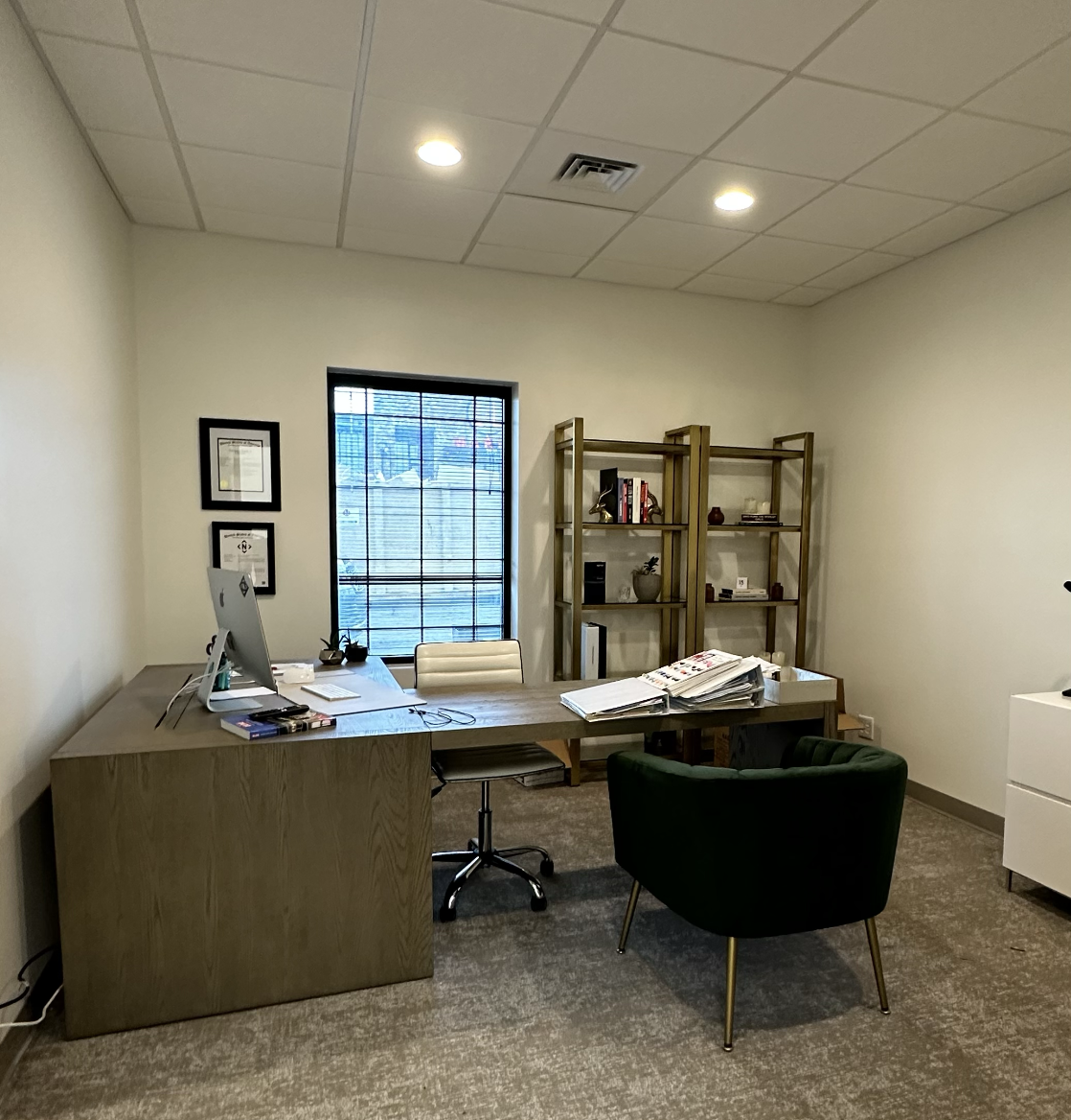 LARGE OFFICE